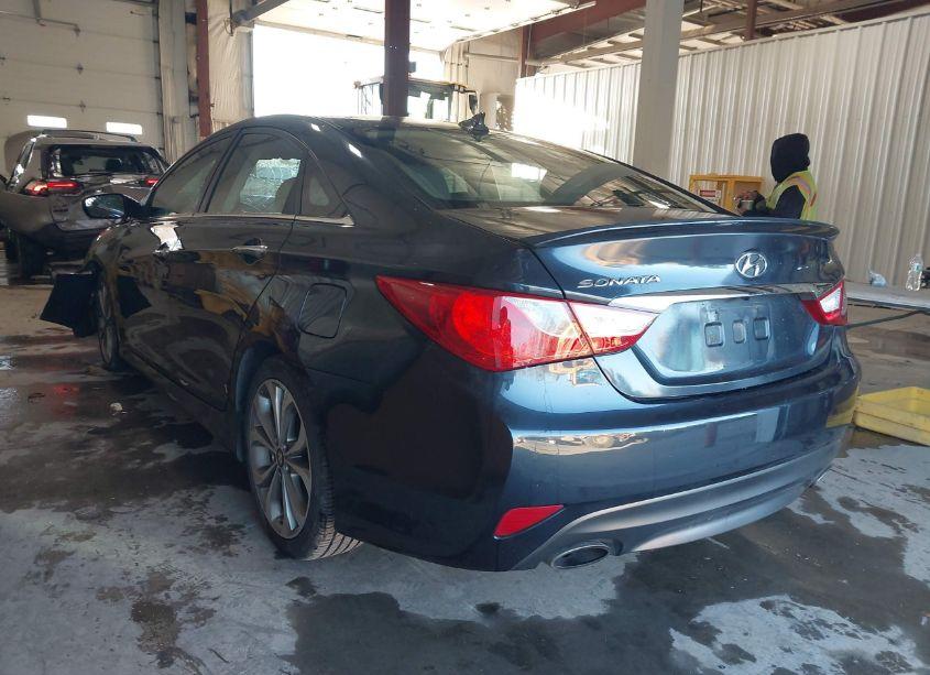 Photo 3 of 2014 Hyundai Sonata SE (VIN 5NPEC4AC2EH812763)