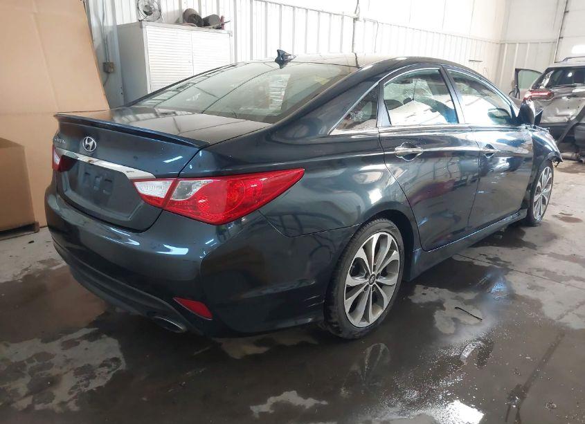 Photo 4 of 2014 Hyundai Sonata SE (VIN 5NPEC4AC2EH812763)