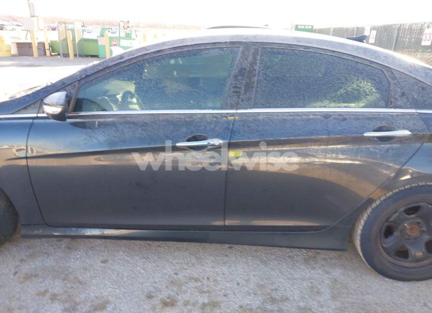 Photo 13 of 2014 Hyundai Sonata SE (VIN 5NPEC4AC2EH820779)