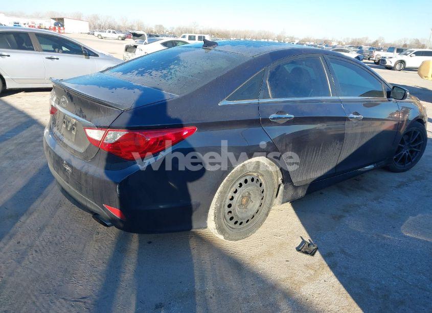 Photo 4 of 2014 Hyundai Sonata SE (VIN 5NPEC4AC2EH820779)