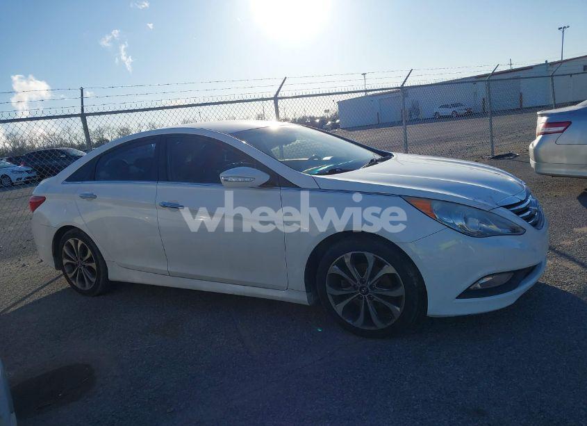 Photo 13 of 2014 Hyundai Sonata SE (VIN 5NPEC4AC2EH906674)