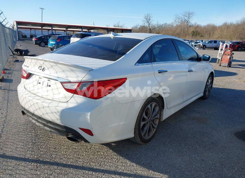 Photo 4 of 2014 Hyundai Sonata SE (VIN 5NPEC4AC2EH906674)