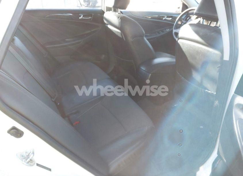 Photo 8 of 2014 Hyundai Sonata SE (VIN 5NPEC4AC2EH906674)