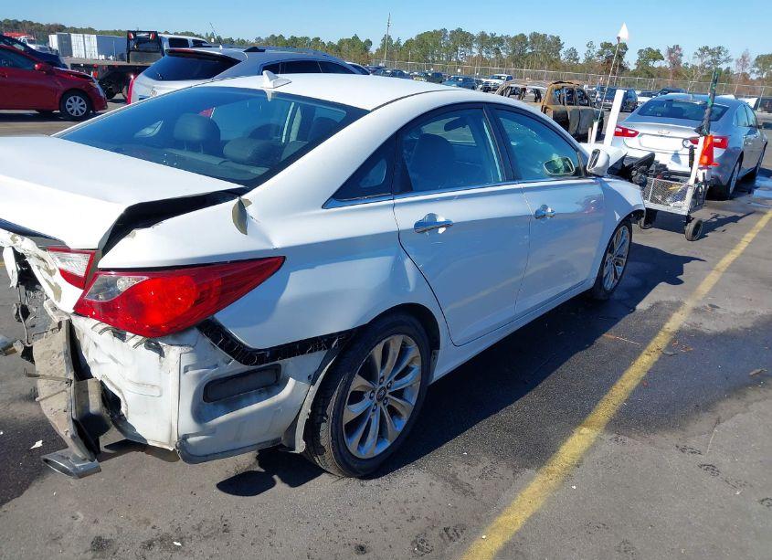 Photo 4 of 2011 Hyundai Sonata SE (VIN 5NPEC4AC3BH054721)