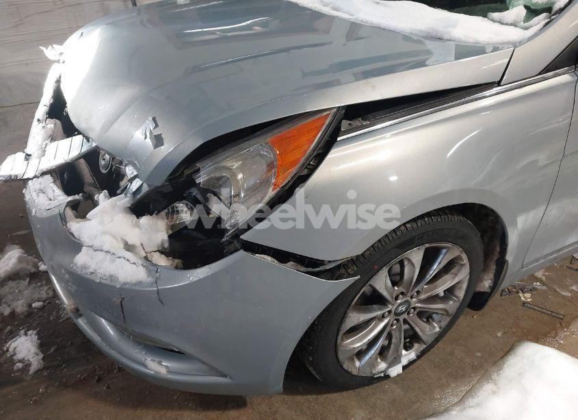 Photo 12 of 2011 Hyundai Sonata SE (VIN 5NPEC4AC3BH134343)