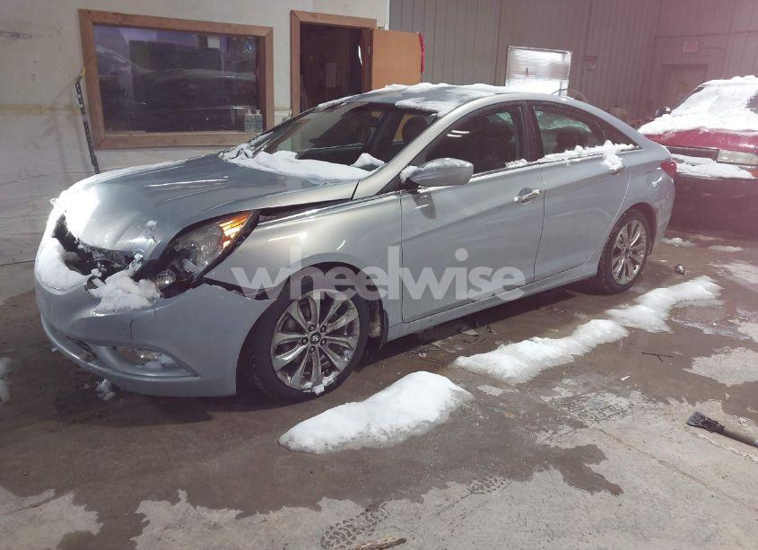 Photo 2 of 2011 Hyundai Sonata SE (VIN 5NPEC4AC3BH134343)