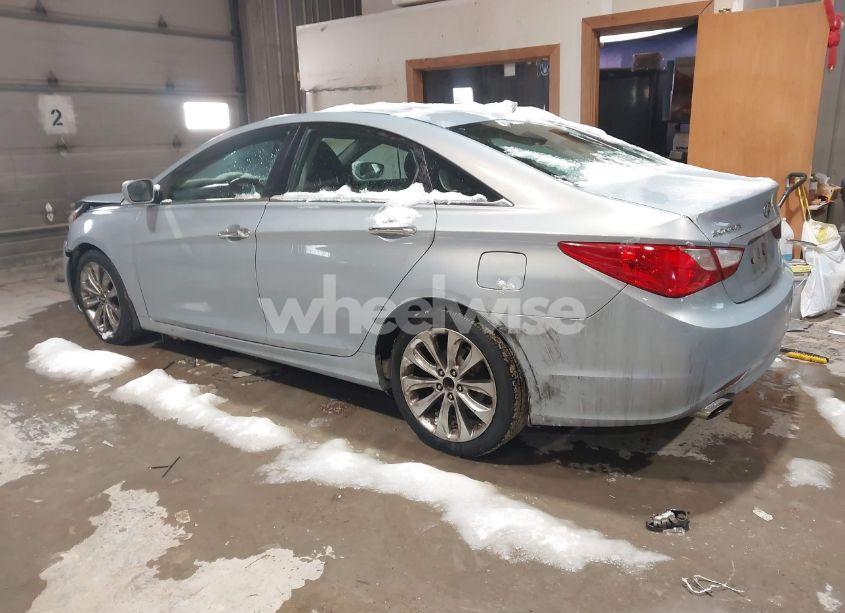 Photo 3 of 2011 Hyundai Sonata SE (VIN 5NPEC4AC3BH134343)