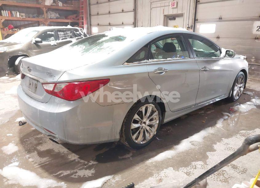 Photo 4 of 2011 Hyundai Sonata SE (VIN 5NPEC4AC3BH134343)