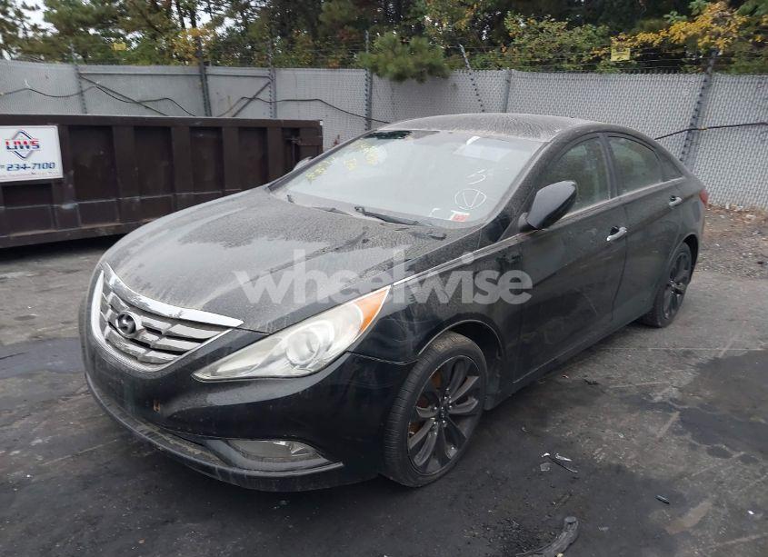 Photo 2 of 2011 Hyundai Sonata SE (VIN 5NPEC4AC3BH137632)