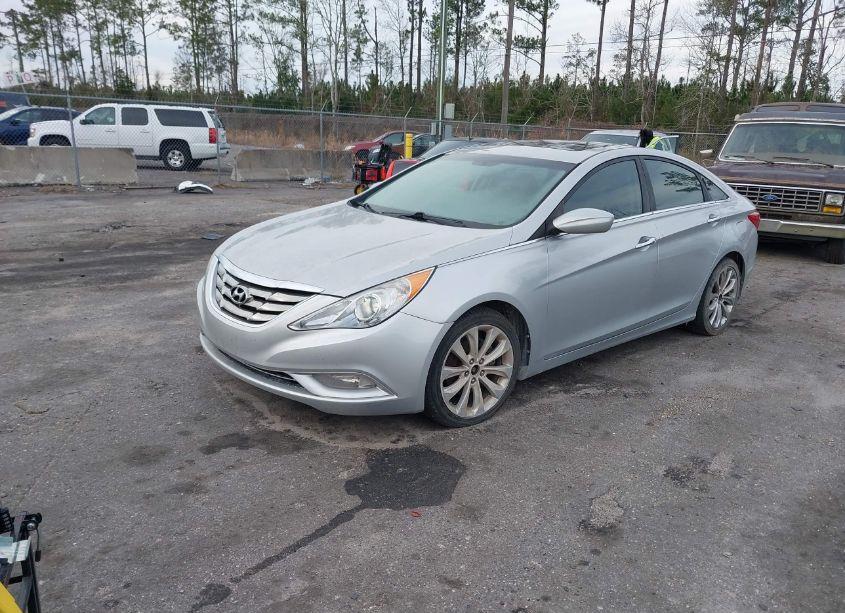 Photo 2 of 2011 Hyundai Sonata SE (VIN 5NPEC4AC3BH138019)