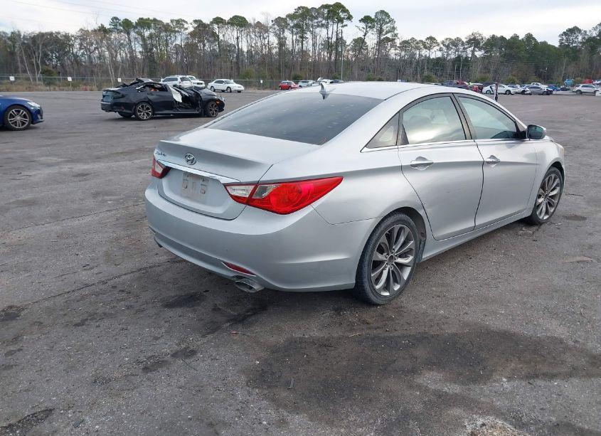 Photo 4 of 2011 Hyundai Sonata SE (VIN 5NPEC4AC3BH138019)