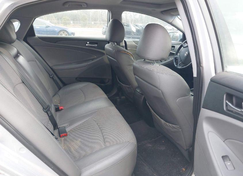 Photo 8 of 2011 Hyundai Sonata SE (VIN 5NPEC4AC3BH138019)