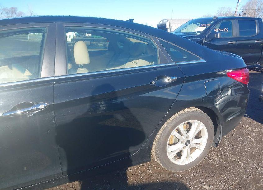 Photo 6 of 2011 Hyundai Sonata LIMITED (VIN 5NPEC4AC3BH138733)