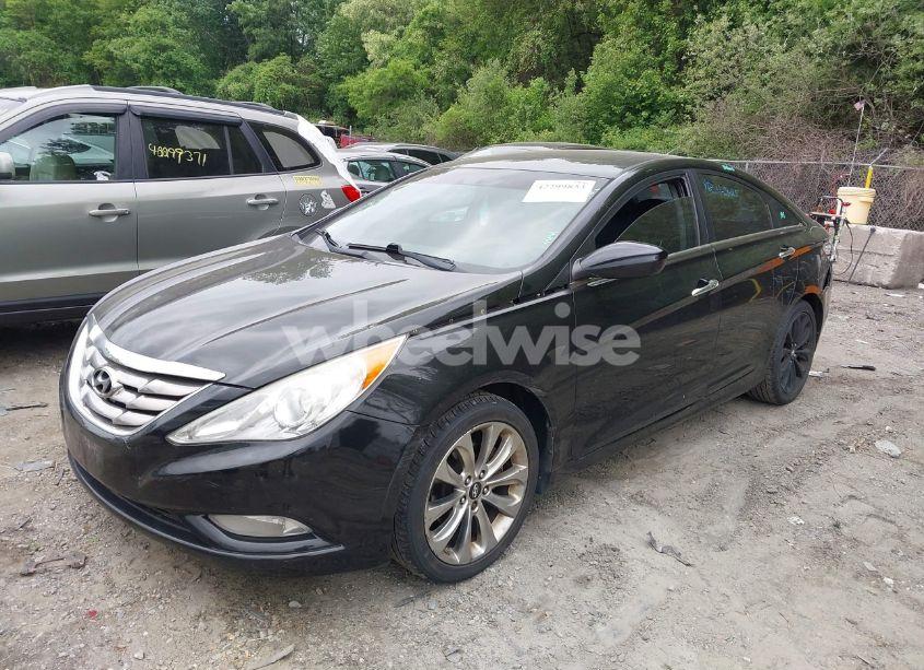 Photo 2 of 2011 Hyundai Sonata SE (VIN 5NPEC4AC3BH155693)