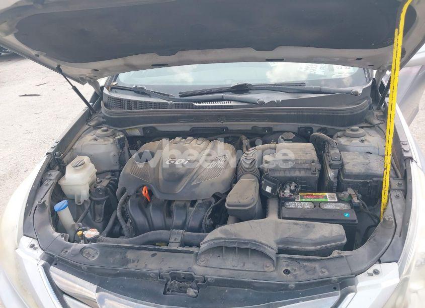 Photo 10 of 2011 Hyundai Sonata SE (VIN 5NPEC4AC3BH230361)