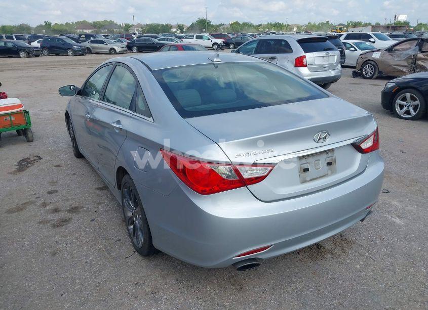 Photo 3 of 2011 Hyundai Sonata SE (VIN 5NPEC4AC3BH230361)