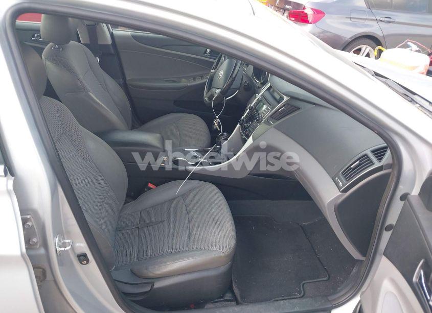 Photo 5 of 2011 Hyundai Sonata SE (VIN 5NPEC4AC3BH230361)