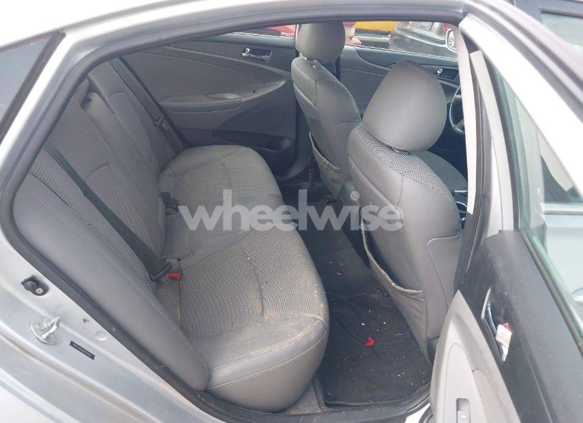 Photo 8 of 2011 Hyundai Sonata SE (VIN 5NPEC4AC3BH230361)