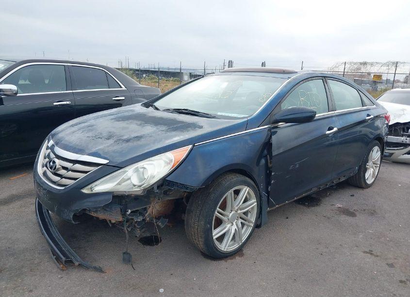 Photo 2 of 2011 Hyundai Sonata SE (VIN 5NPEC4AC3BH263103)