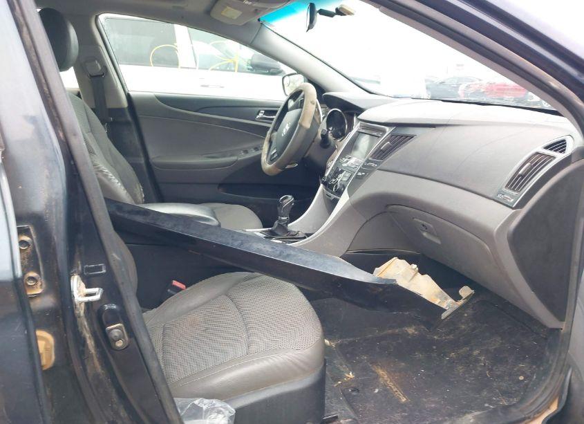 Photo 5 of 2011 Hyundai Sonata SE (VIN 5NPEC4AC3BH263103)