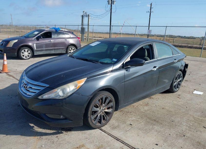 Photo 2 of 2012 Hyundai Sonata SE (VIN 5NPEC4AC3CH327822)