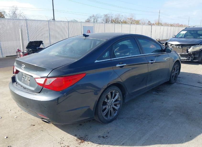 Photo 4 of 2012 Hyundai Sonata SE (VIN 5NPEC4AC3CH327822)