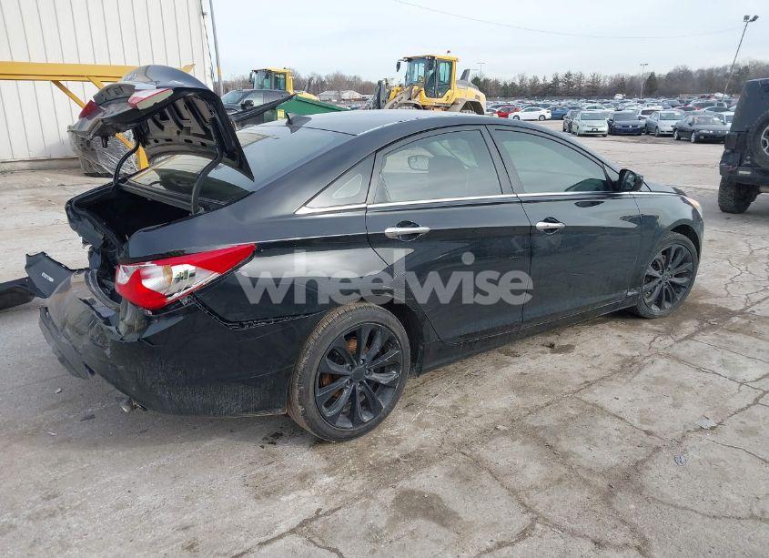 Photo 4 of 2012 Hyundai Sonata SE (VIN 5NPEC4AC3CH370797)