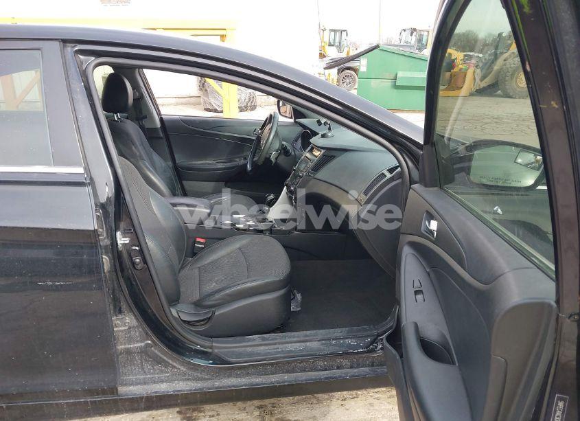 Photo 5 of 2012 Hyundai Sonata SE (VIN 5NPEC4AC3CH370797)