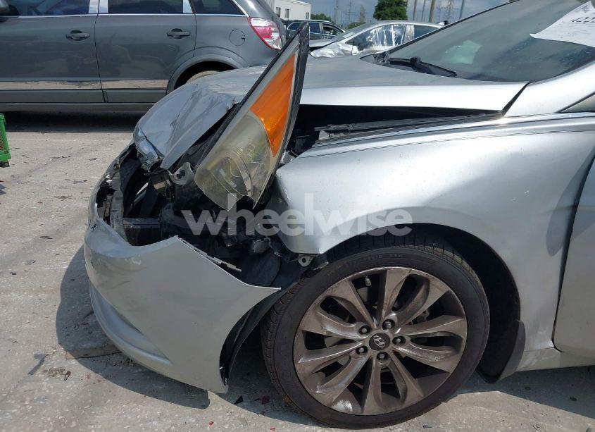 Photo 12 of 2012 Hyundai Sonata SE (VIN 5NPEC4AC3CH387437)