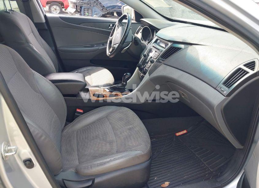 Photo 5 of 2012 Hyundai Sonata SE (VIN 5NPEC4AC3CH387437)