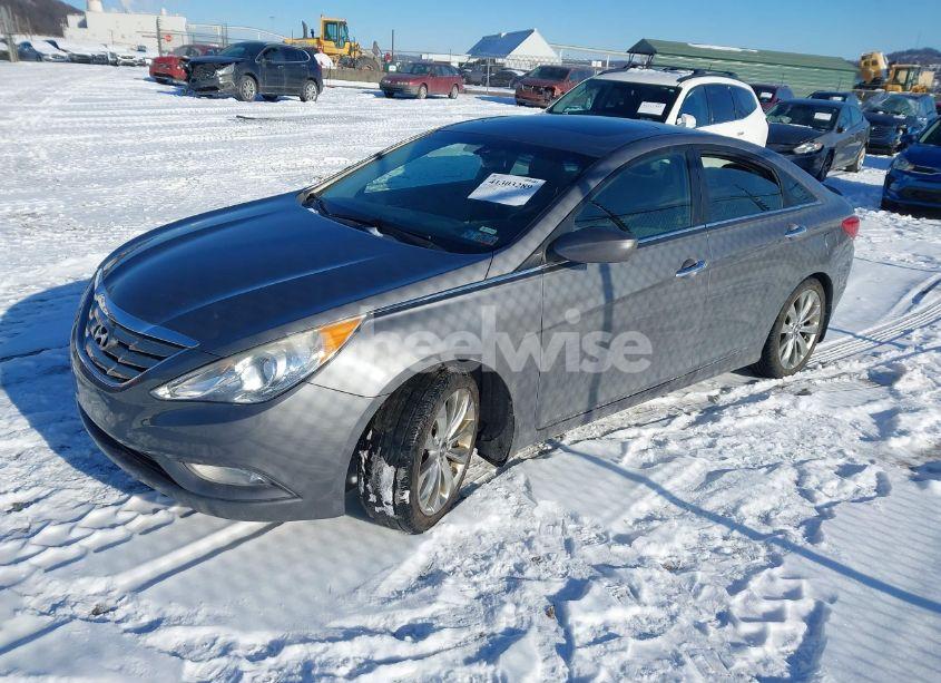 Photo 2 of 2012 Hyundai Sonata SE (VIN 5NPEC4AC3CH413986)