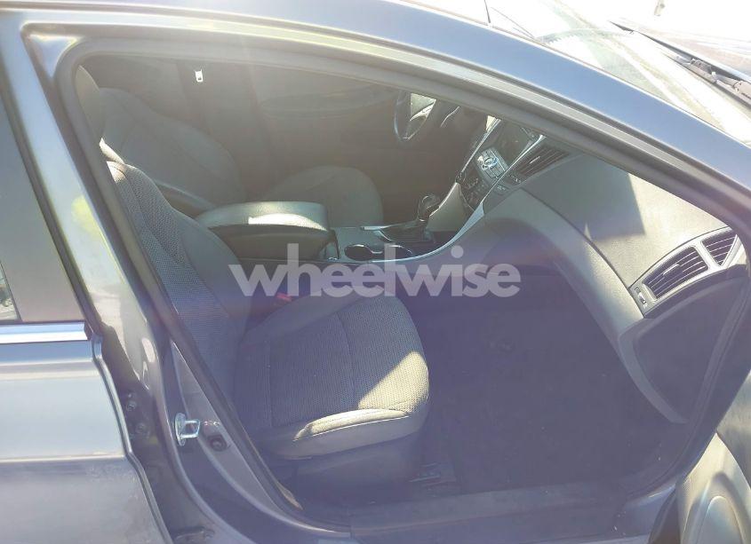 Photo 5 of 2012 Hyundai Sonata SE (VIN 5NPEC4AC3CH413986)