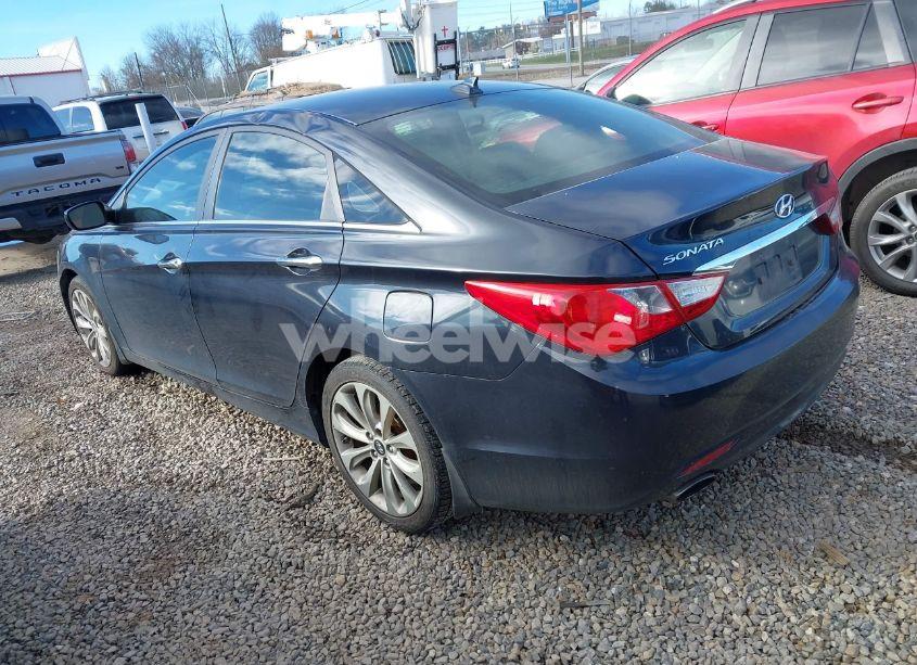 Photo 3 of 2012 Hyundai Sonata SE (VIN 5NPEC4AC3CH437754)
