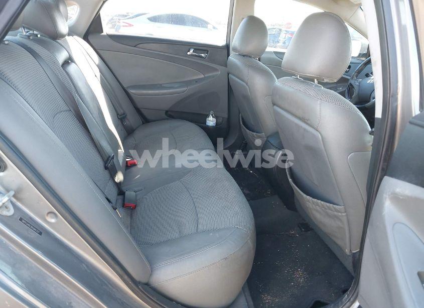 Photo 8 of 2013 Hyundai Sonata SE (VIN 5NPEC4AC3DH505357)