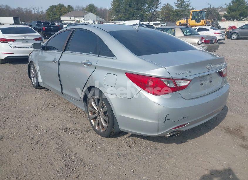 Photo 3 of 2013 Hyundai Sonata SE (VIN 5NPEC4AC3DH509067)