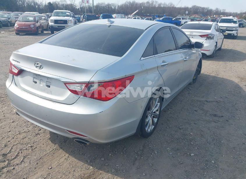 Photo 4 of 2013 Hyundai Sonata SE (VIN 5NPEC4AC3DH509067)