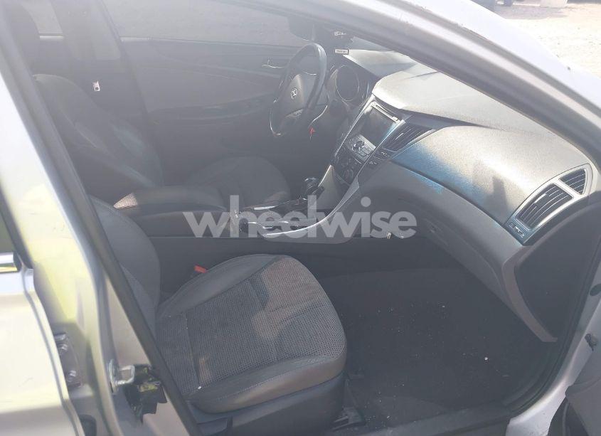 Photo 5 of 2013 Hyundai Sonata SE (VIN 5NPEC4AC3DH509067)