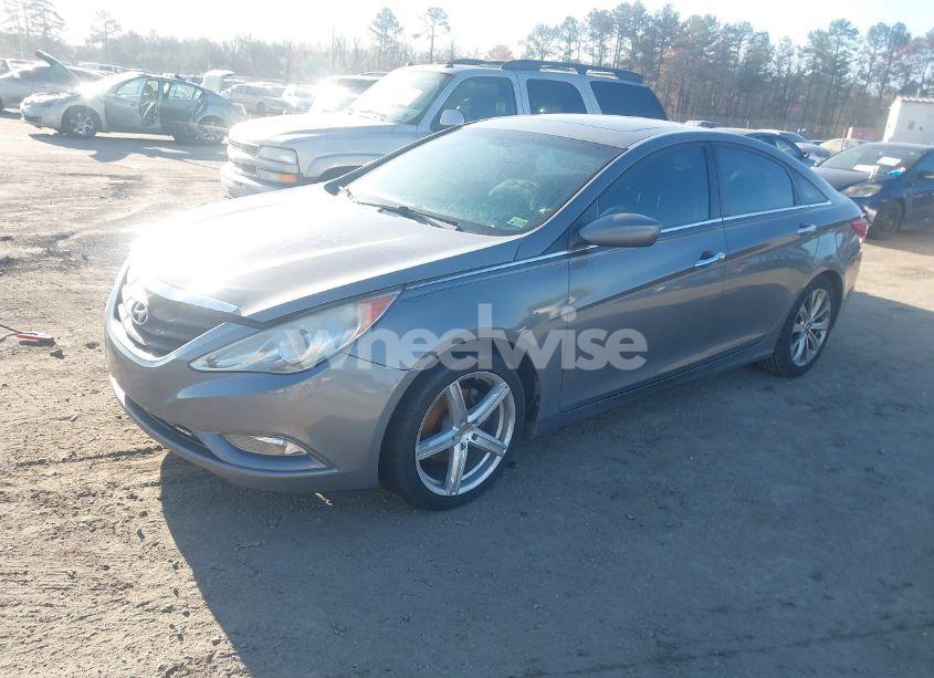 Photo 2 of 2013 Hyundai Sonata SE (VIN 5NPEC4AC3DH518237)