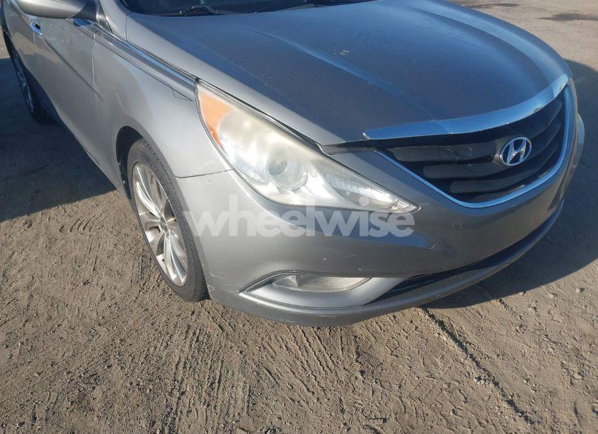 Photo 6 of 2013 Hyundai Sonata SE (VIN 5NPEC4AC3DH518237)