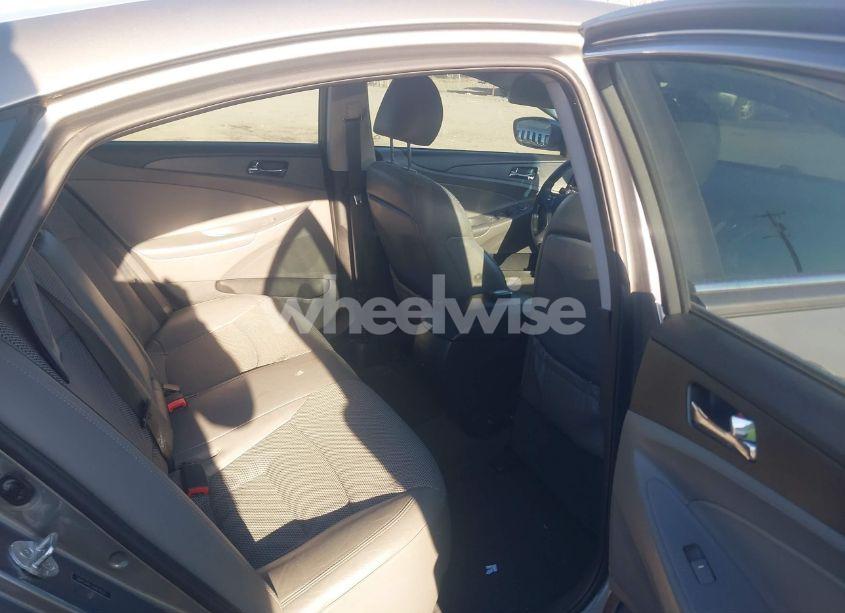 Photo 8 of 2013 Hyundai Sonata SE (VIN 5NPEC4AC3DH518237)