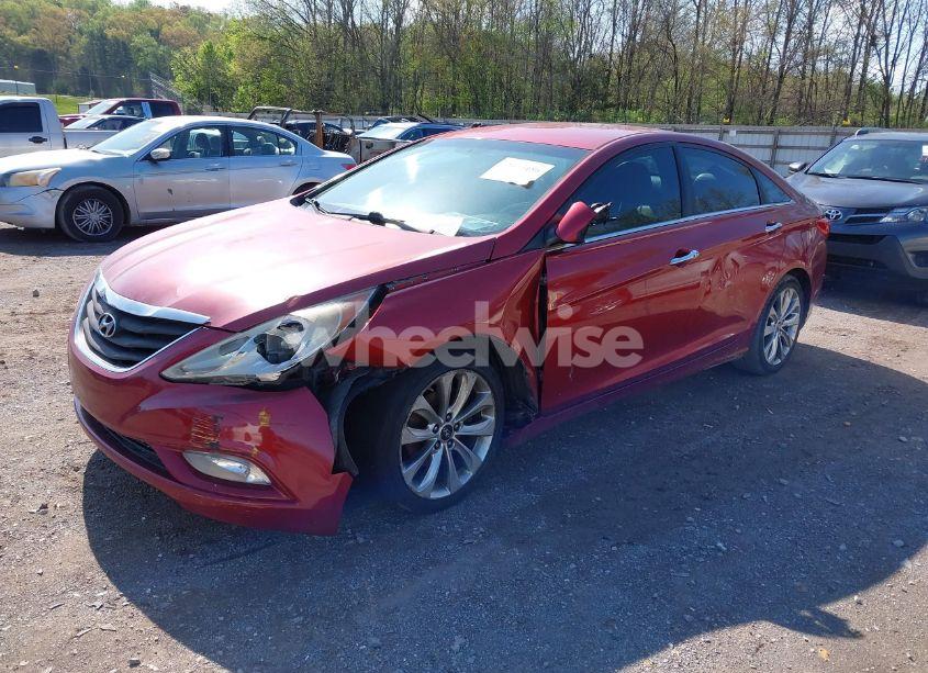 Photo 2 of 2013 Hyundai Sonata SE (VIN 5NPEC4AC3DH602445)
