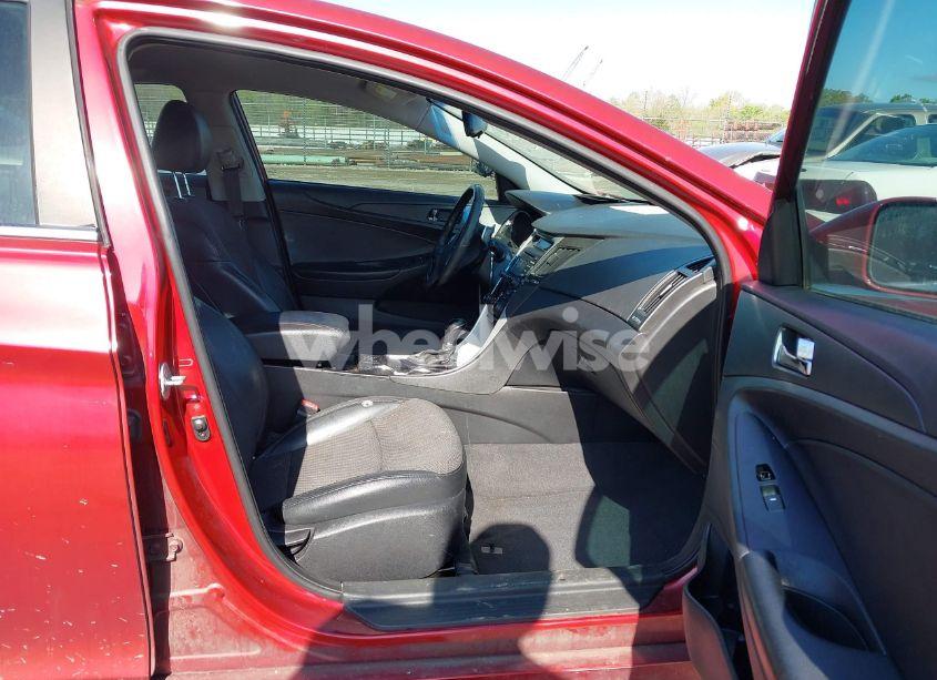 Photo 5 of 2013 Hyundai Sonata SE (VIN 5NPEC4AC3DH602445)