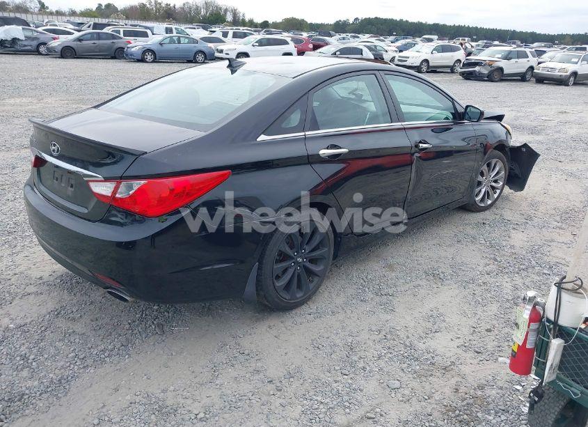 Photo 4 of 2013 Hyundai Sonata SE (VIN 5NPEC4AC3DH620511)
