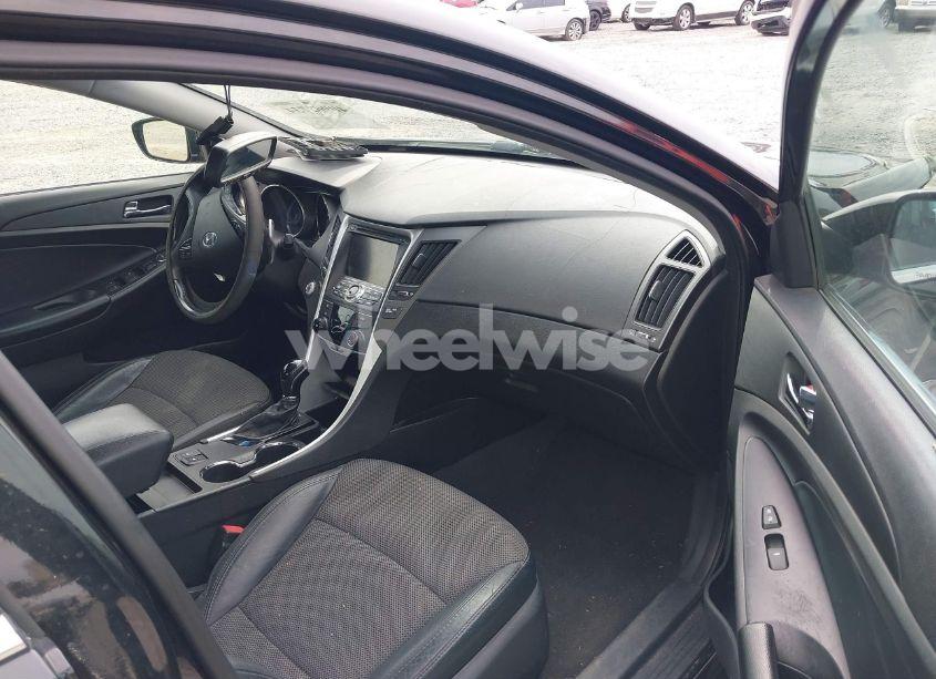 Photo 5 of 2013 Hyundai Sonata SE (VIN 5NPEC4AC3DH620511)