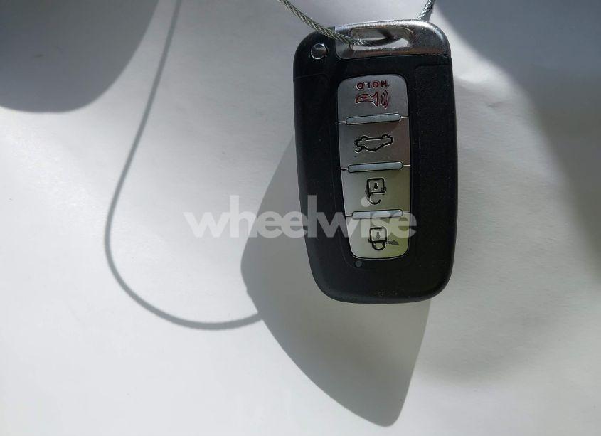 Photo 11 of 2013 Hyundai Sonata SE (VIN 5NPEC4AC3DH642296)