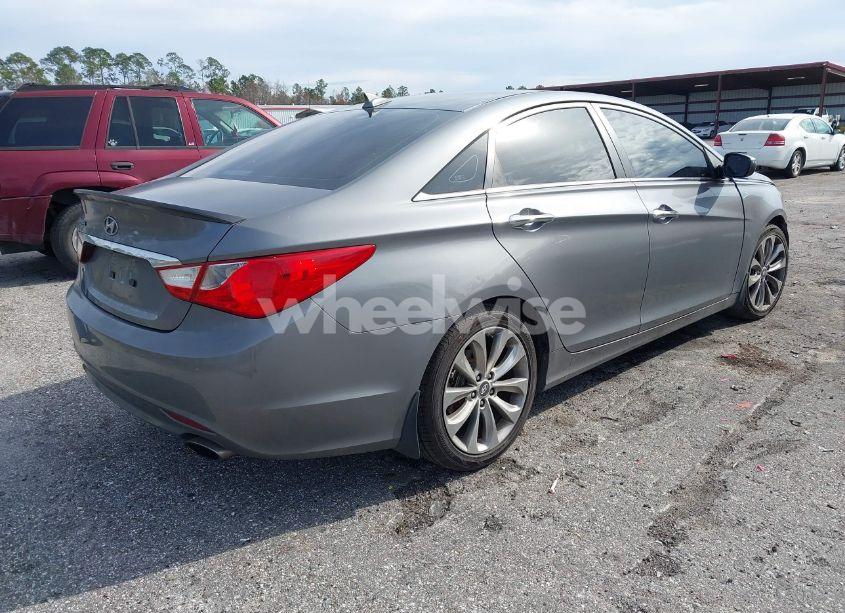 Photo 4 of 2013 Hyundai Sonata SE (VIN 5NPEC4AC3DH642296)
