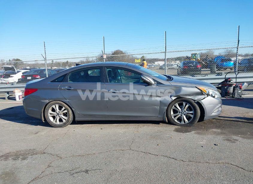 Photo 13 of 2013 Hyundai Sonata LIMITED (VIN 5NPEC4AC3DH653881)