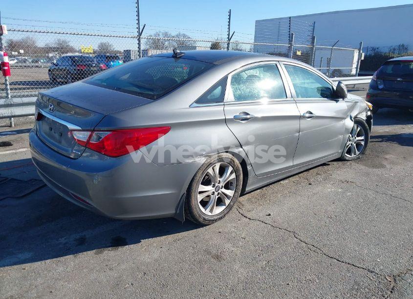 Photo 4 of 2013 Hyundai Sonata LIMITED (VIN 5NPEC4AC3DH653881)