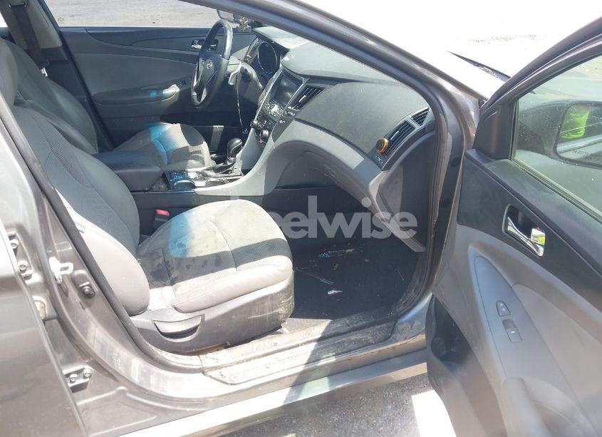 Photo 5 of 2013 Hyundai Sonata SE (VIN 5NPEC4AC3DH683978)