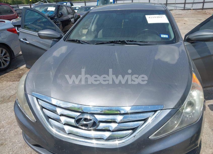 Photo 6 of 2013 Hyundai Sonata SE (VIN 5NPEC4AC3DH683978)